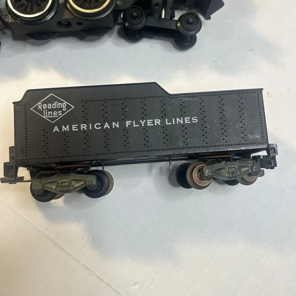 American Flyer S Gauge #21160 Reading Lines 4-4-2 Locomotive and Tender